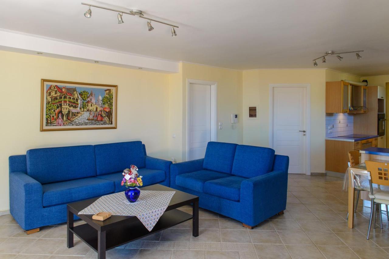 Artemis Riviera Villa Exterior photo